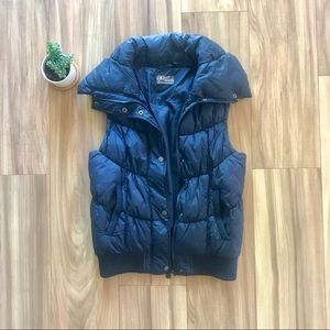 Navy puffy vest, perfect for fall!